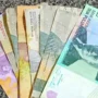Lembaran uang kertas rupiah